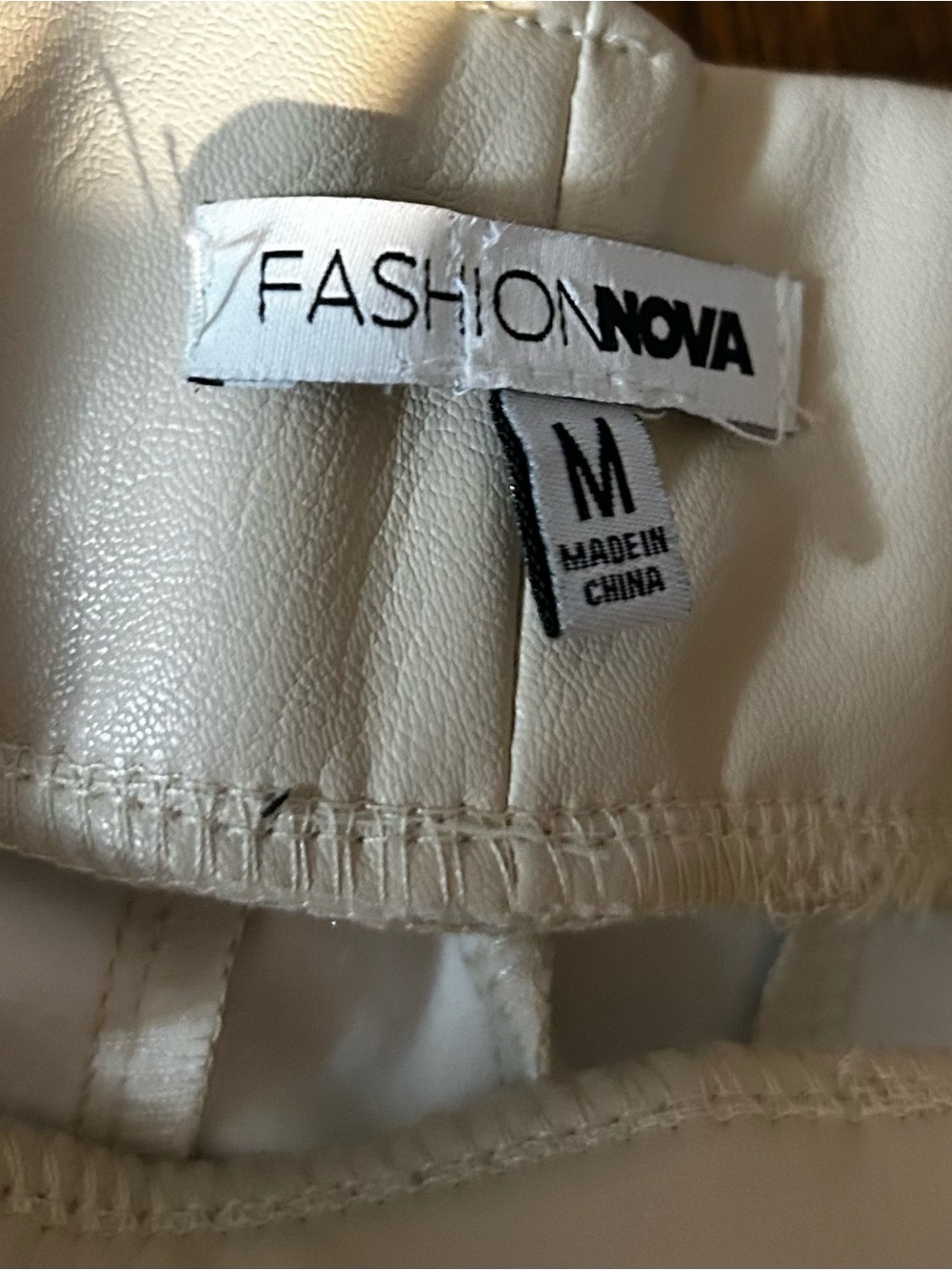 Fashion Nova Cream Faux Leather Pants size Medium Belt very good condition - Picture 5 of 5